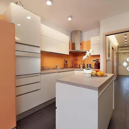 Anais Stunning *